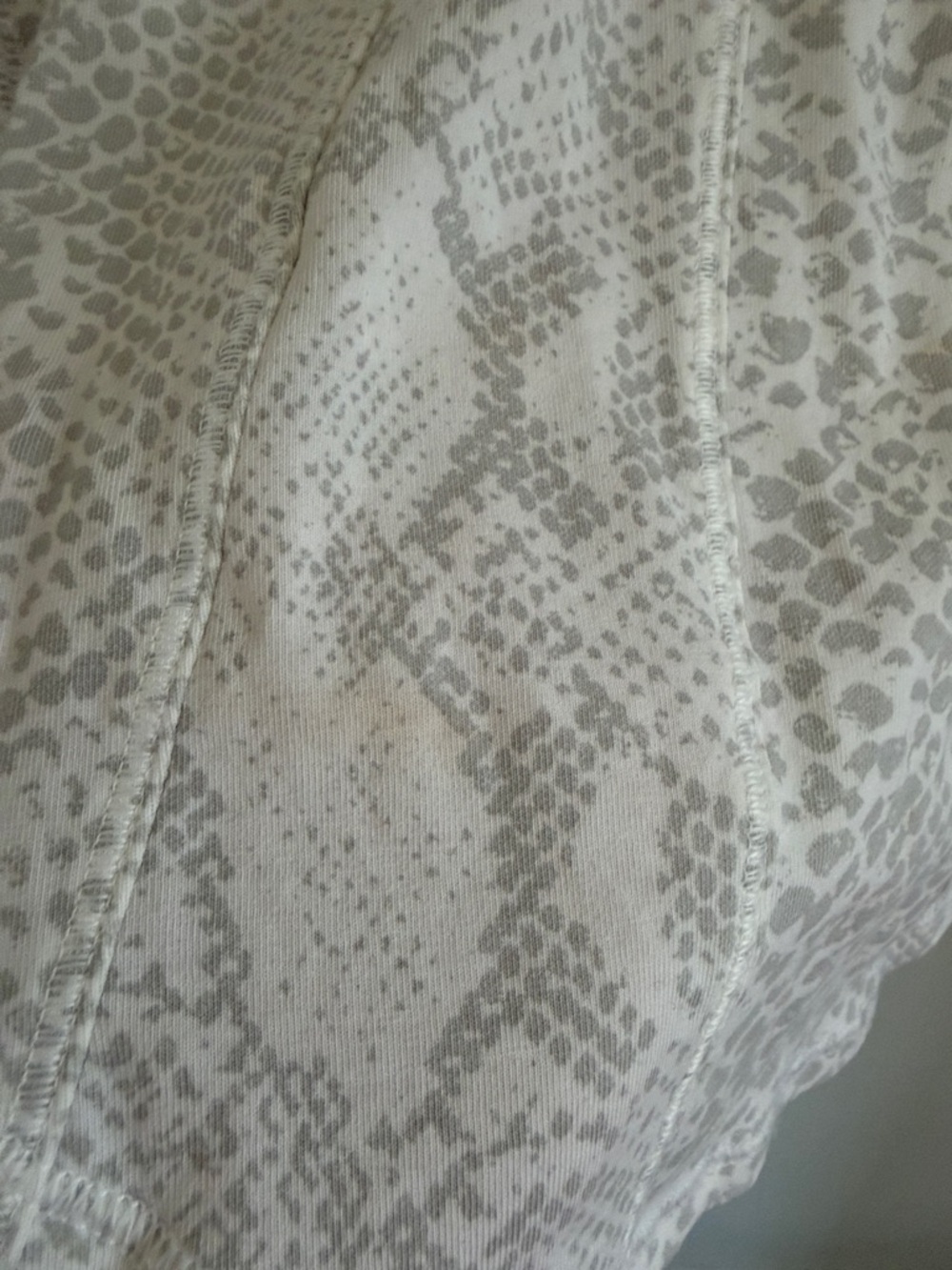 Lululemon Between the Lines Long Sleeve Scoop Neck Top in Snake Print Women sz M - Picture 13 of 13